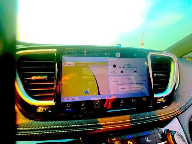 2023 Chrysler Pacifica Limited AWD