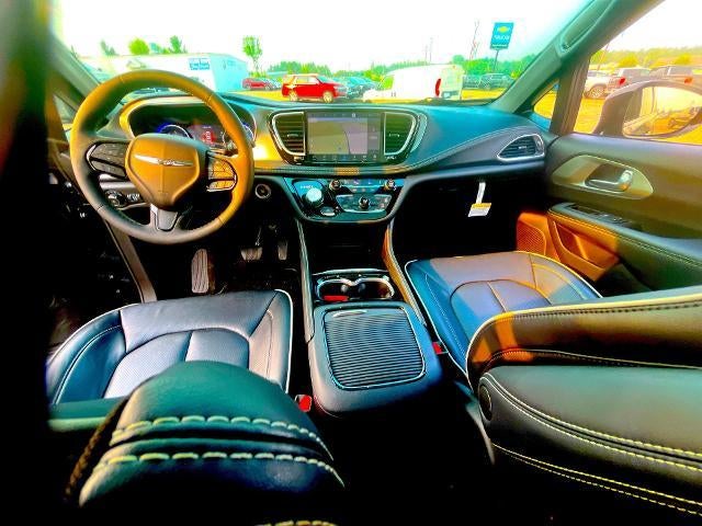 2023 Chrysler Pacifica Limited AWD