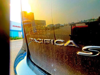 2023 Chrysler Pacifica Limited AWD