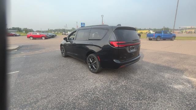 2023 Chrysler Pacifica Limited AWD