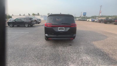 2023 Chrysler Pacifica Limited AWD
