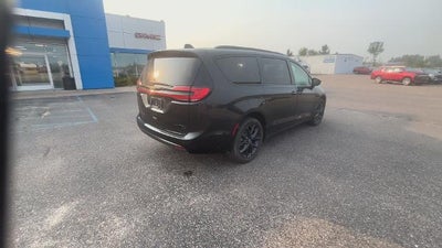 2023 Chrysler Pacifica Limited AWD
