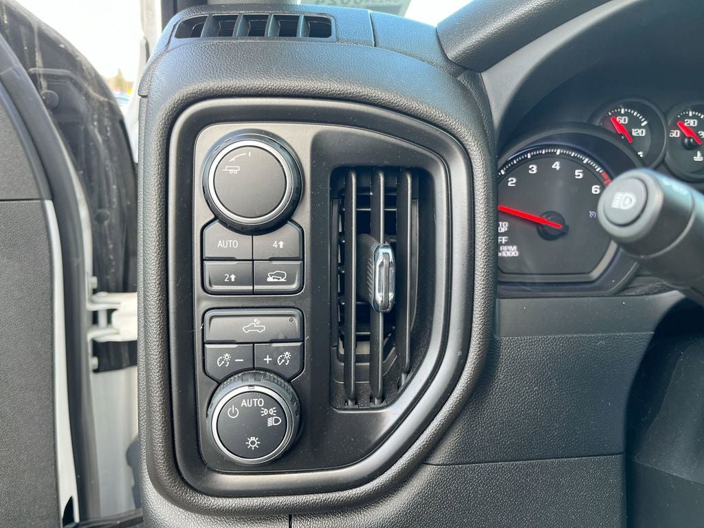 2023 Chevrolet Silverado 1500 Custom