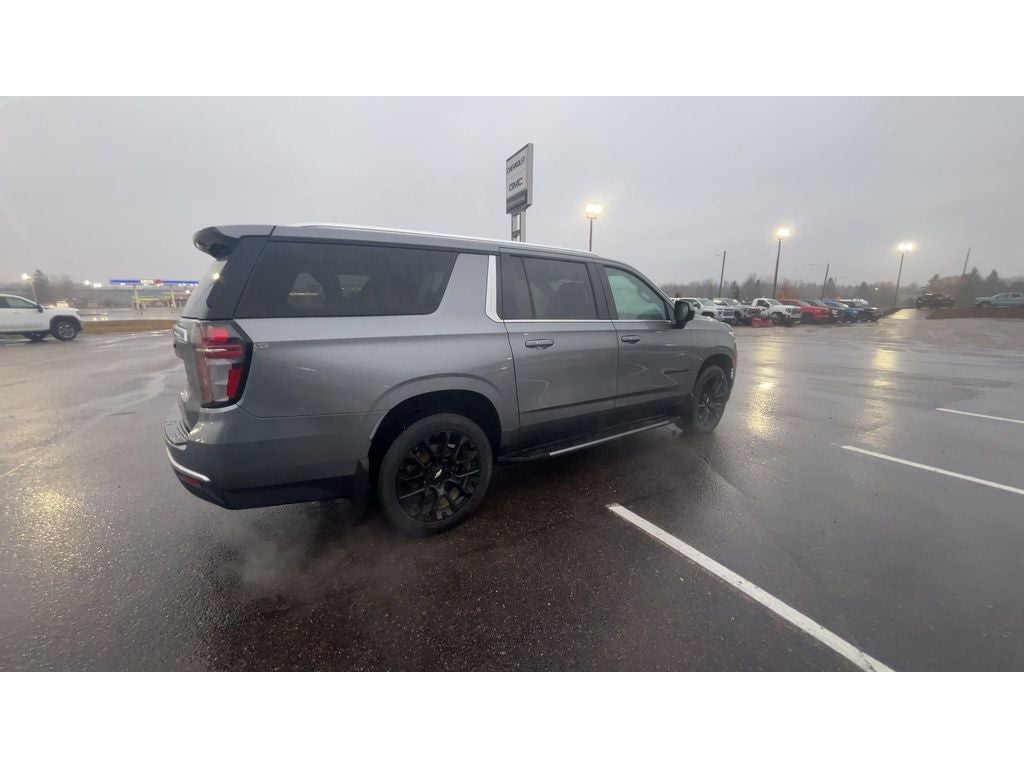 2022 Chevrolet Suburban LS