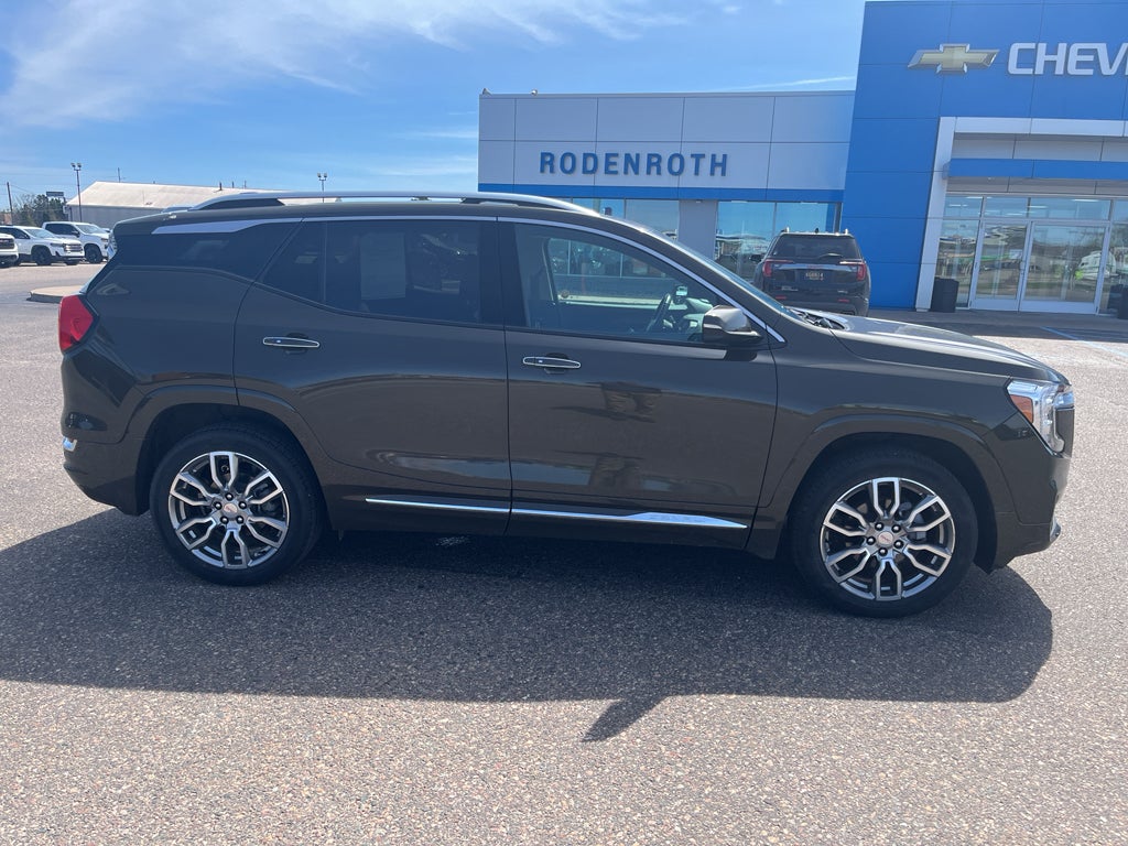 2023 GMC Terrain Denali